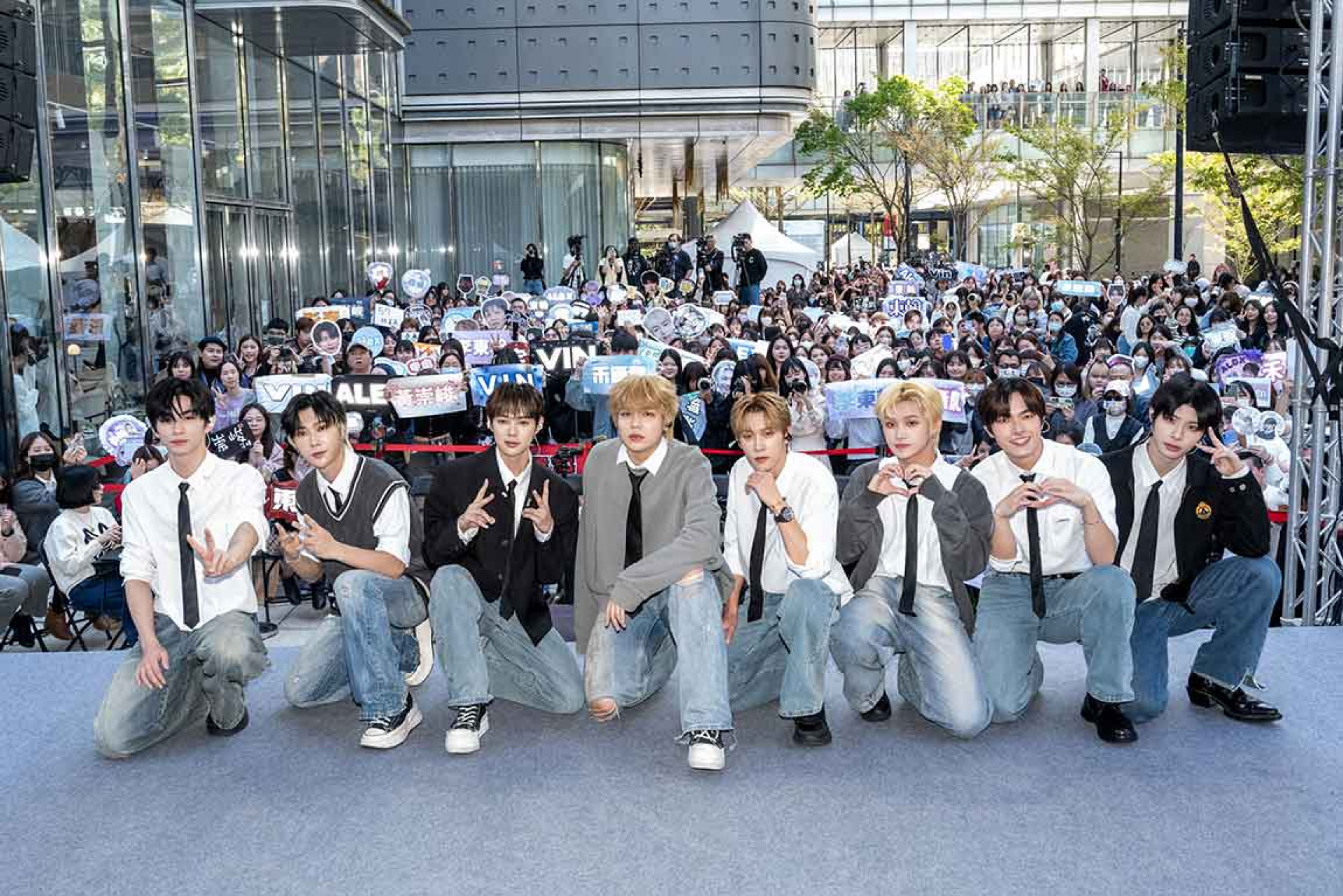 ARKis與KISS(粉絲名)大合照