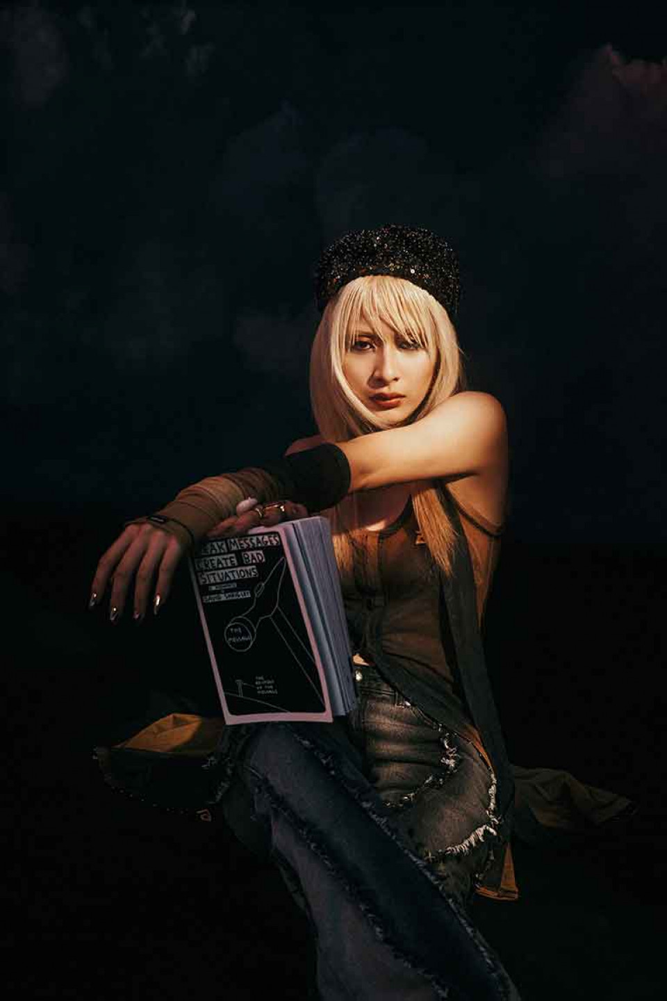 搶先觀看片花後量身打造主題曲 獨特唱腔營造出戲劇緊張氛圍(照片提供:華研國際)