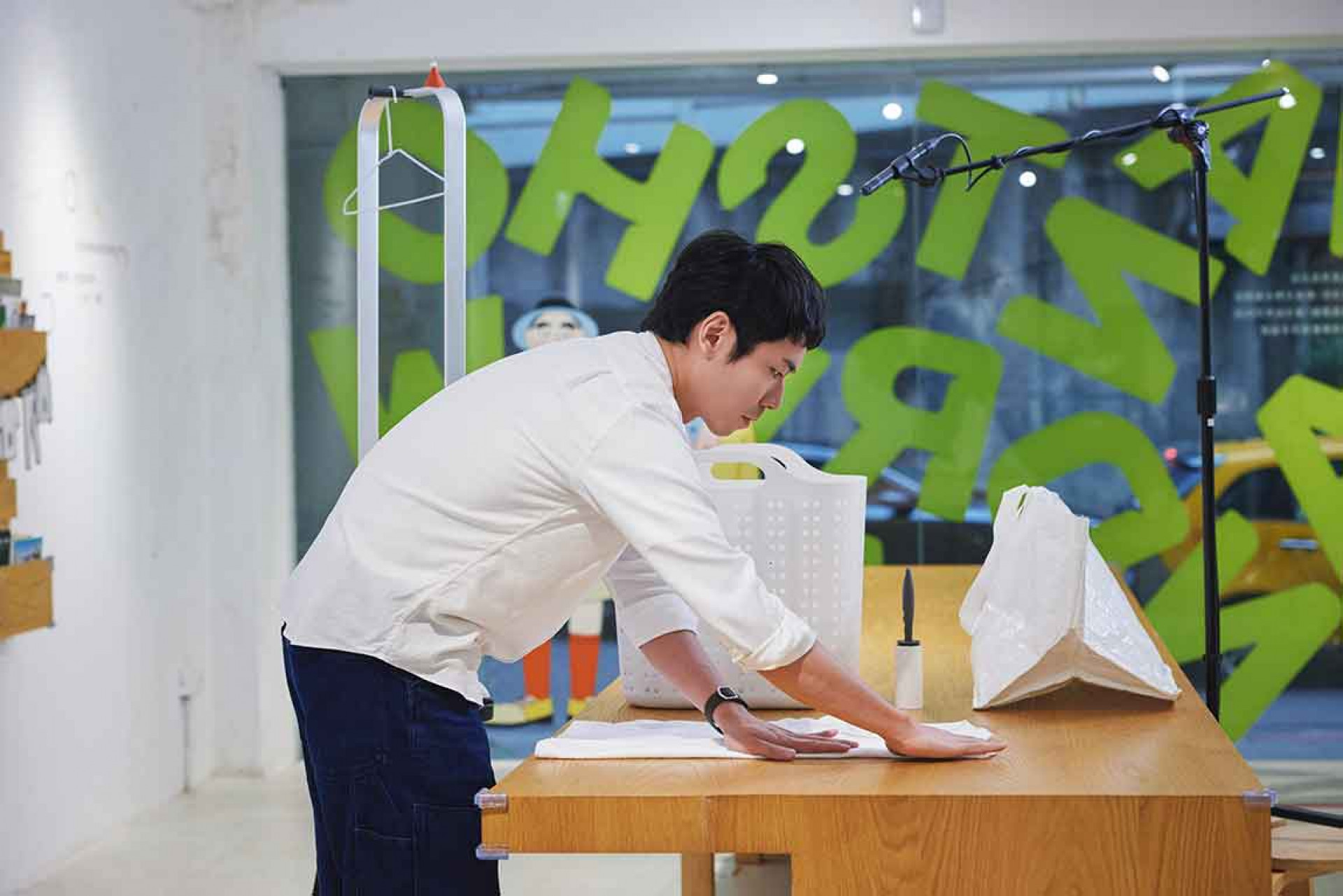 洗衣店高難度收音 全員摒息 特別收錄萬秀阿公的日常對話 親切溫馨充滿回憶