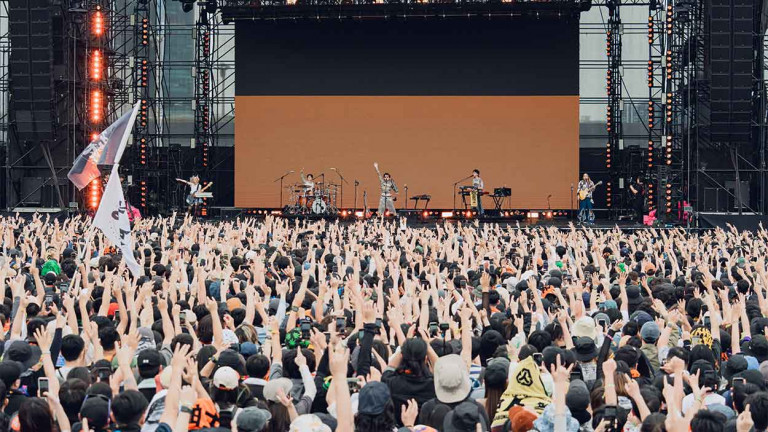 大港開唱第二天熱鬧登場！美秀集團賽博台客撼動萬人、《山道猴子的一生》驚喜出現大港開唱！