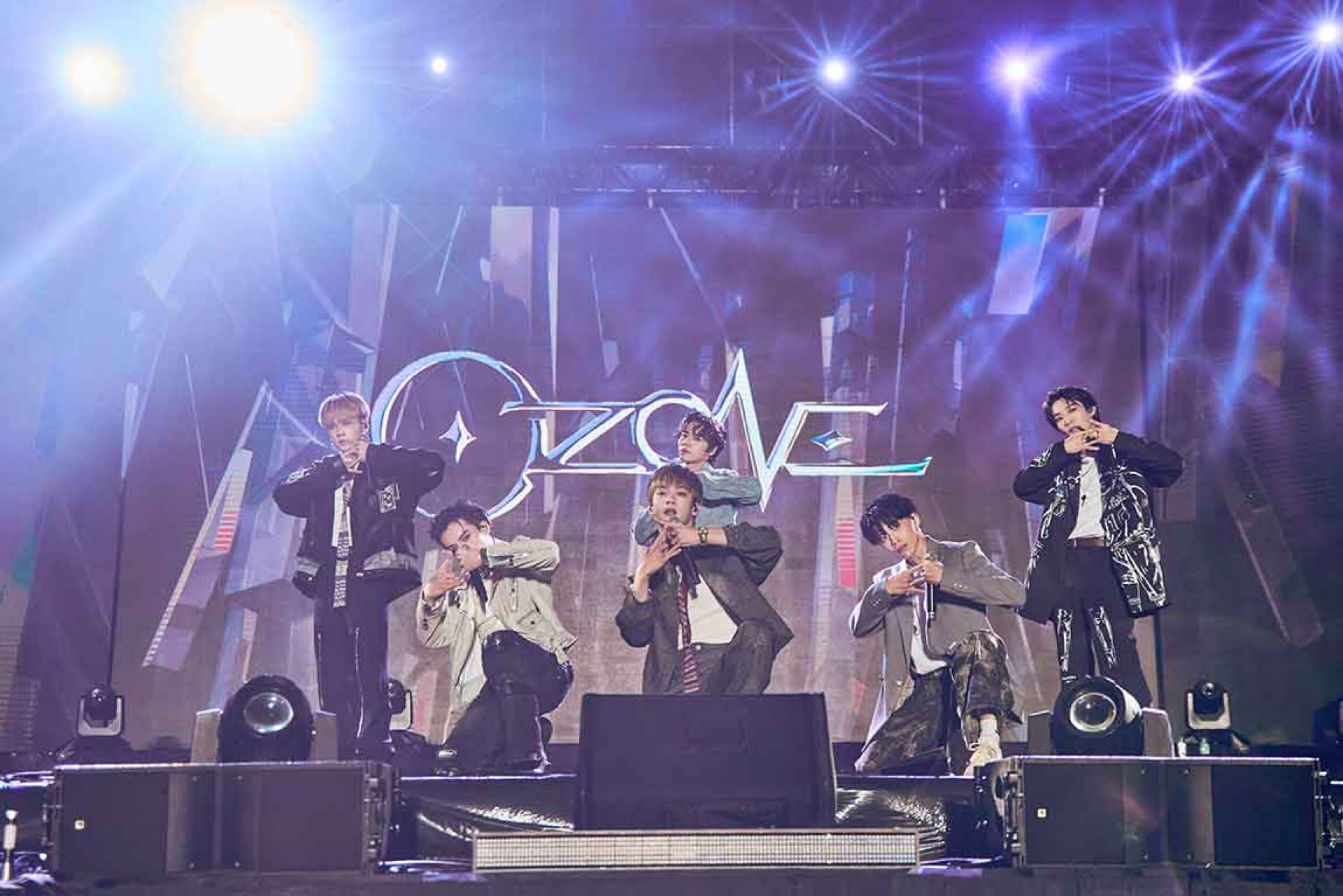 Ozone(左起：祖安、哲言、子翔、佳辰、煥鈞、文廷）
