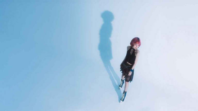 復古女聲 阿橘 AhhG 推出新作《送給你的寂寞》以夜晚節奏舞曲包裝 道出年輕世代內心真話