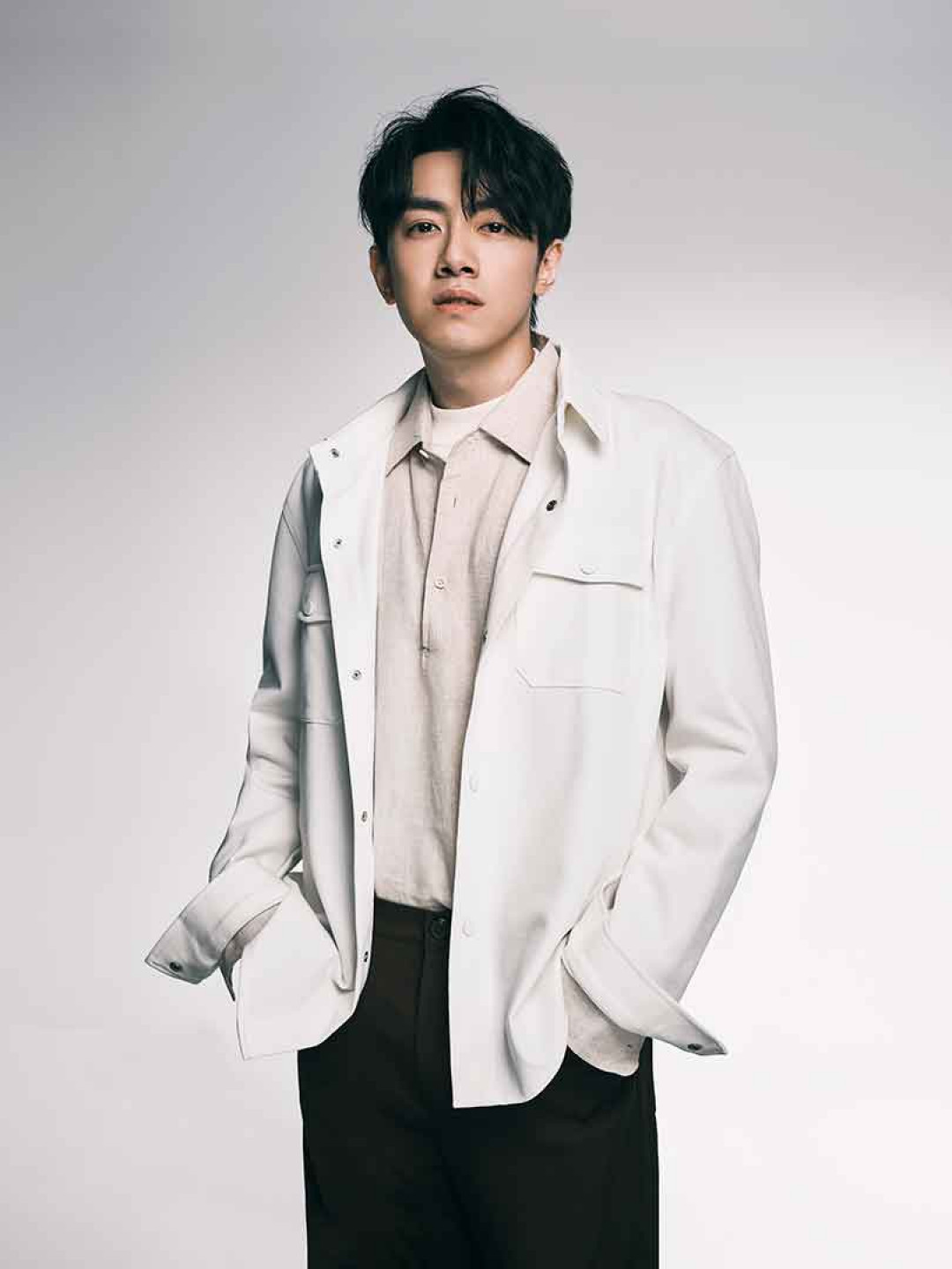 李友廷與詞作者、配唱製作老師爭辯討論歌曲情緒 笑說:像三個媽媽搶孩子(照片提供:華研國際)