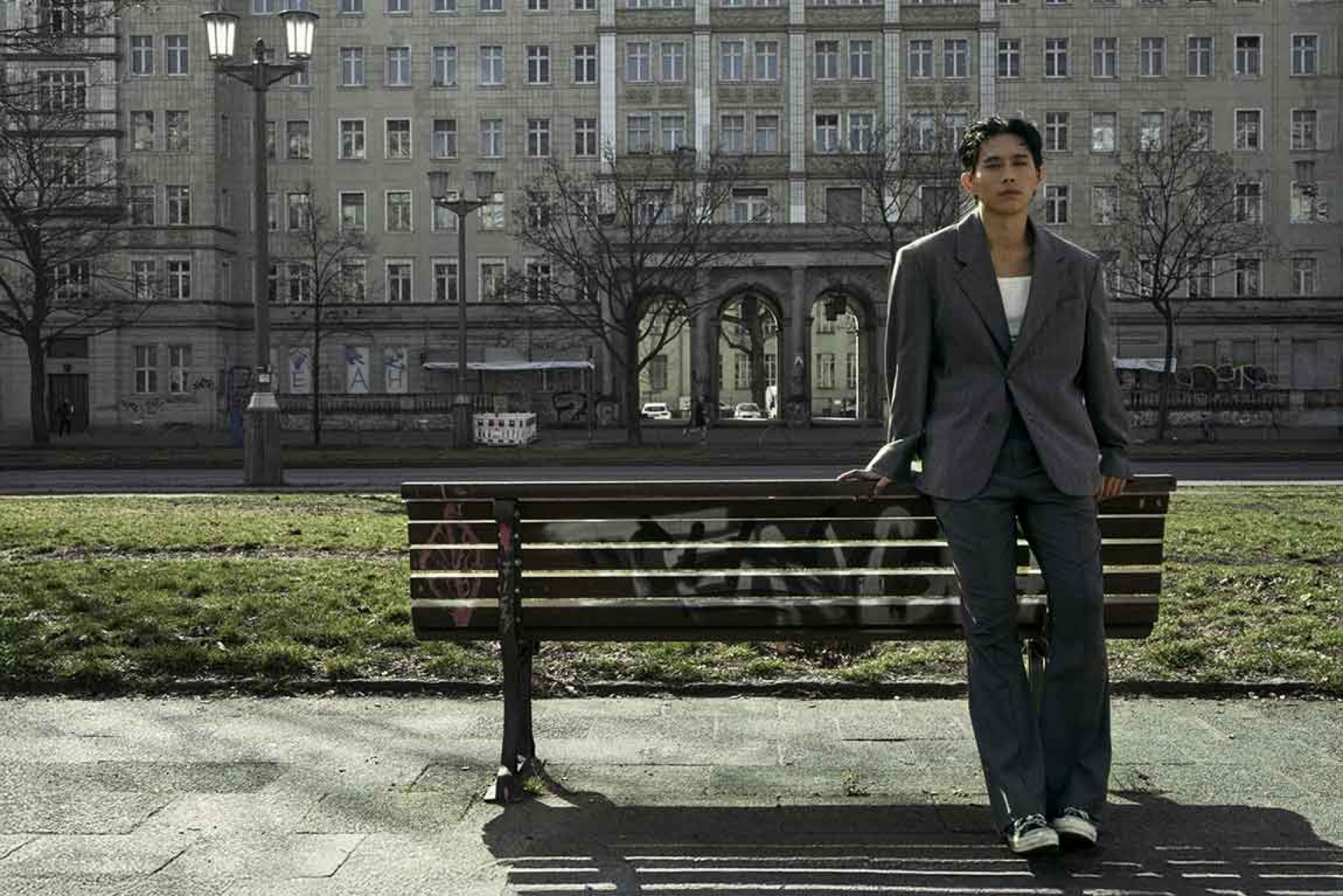 序曲〈沒能夠愛〉 柏霖30歲轉身之作 取樣家鄉宜蘭雨聲 保留歌聲原始錄音 真實呈現