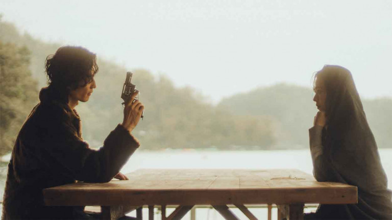 李英宏與新世代導演鄔鶴宏合作將MV化作復古B級黑色電影，推出《東方美人四部曲》