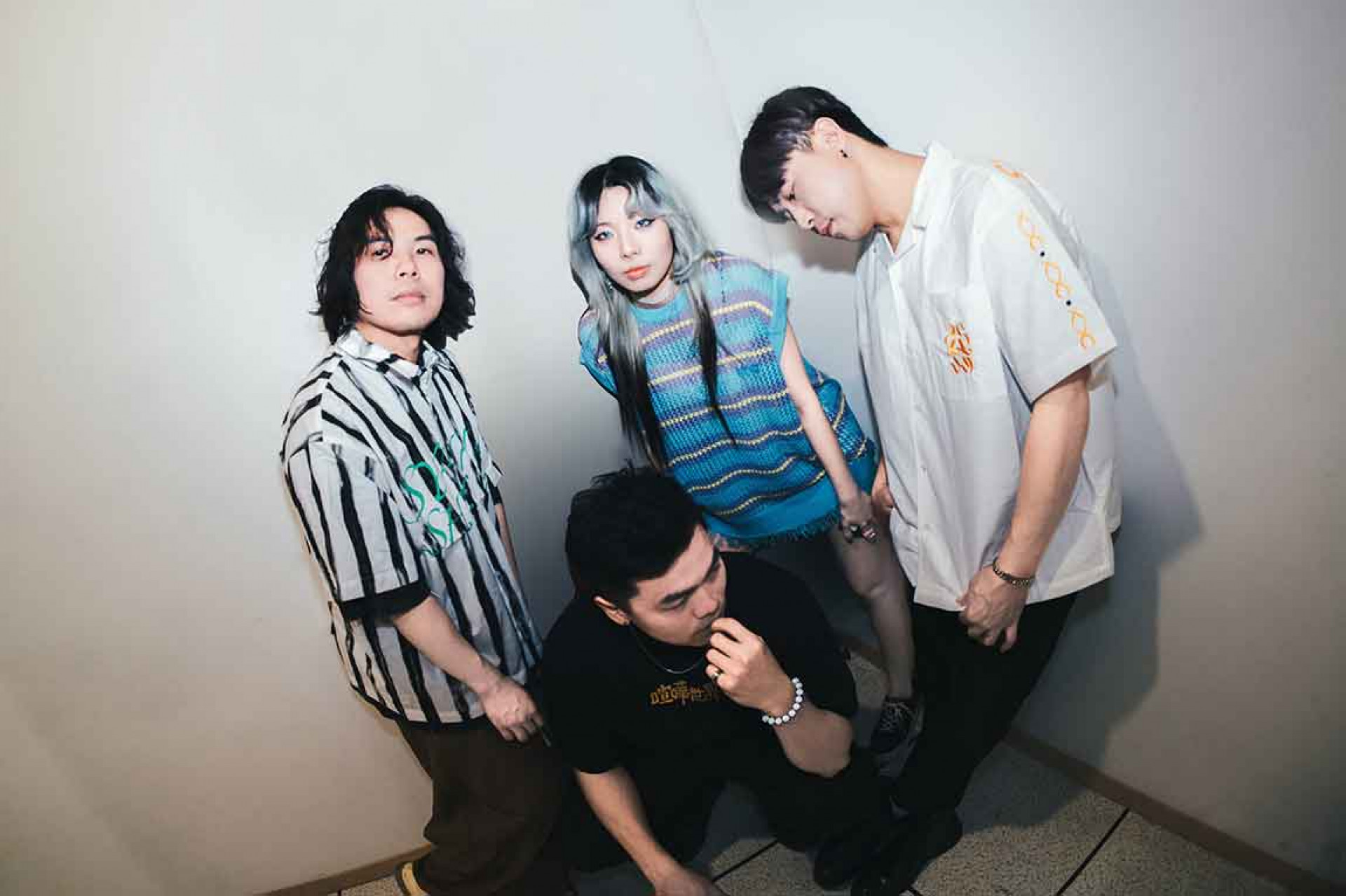 甜約翰_團員由後排左至右鼓手小J、鍵盤手Mandark、吉他手罐頭 前排 主唱浚瑋