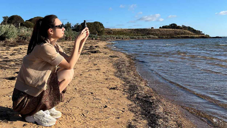 Julia 吳卓源首次創作親情歌〈晚餐〉傾訴對家人的想念 臨時起意邀親妹Grace獻聲