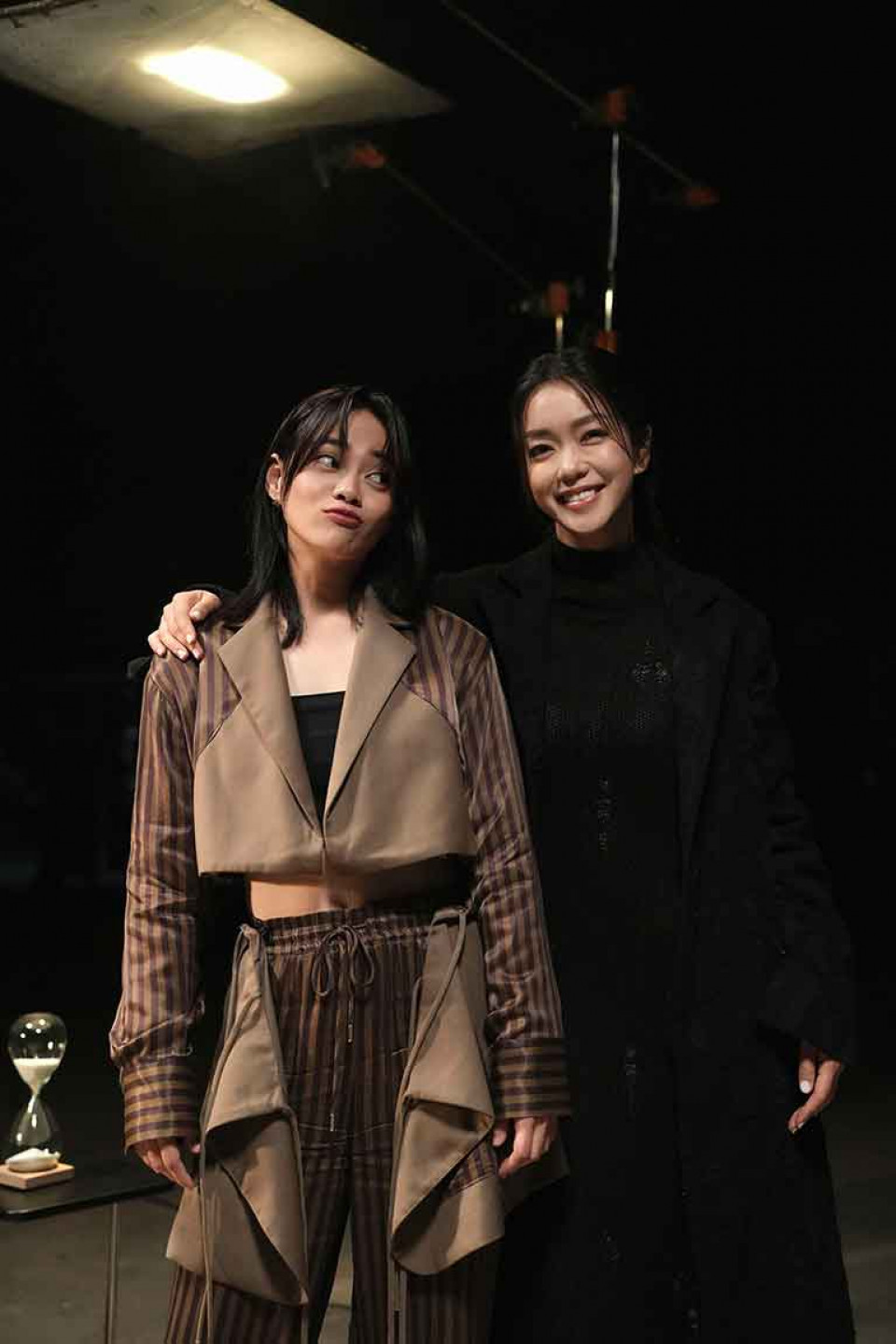 好友李霈瑜(大霈)跨刀助威〈離開你我想〉MV,大讚:好聽的歌曲我才拍!