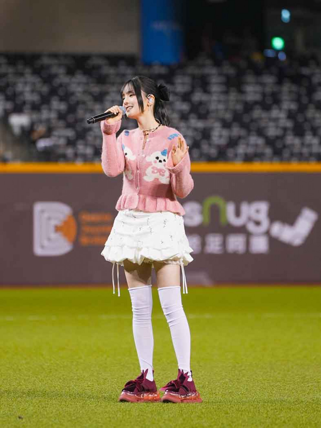 中文選歌金曲歌后Hebe經典〈小幸運〉甜度加滿！萌翻台北大巨蛋！