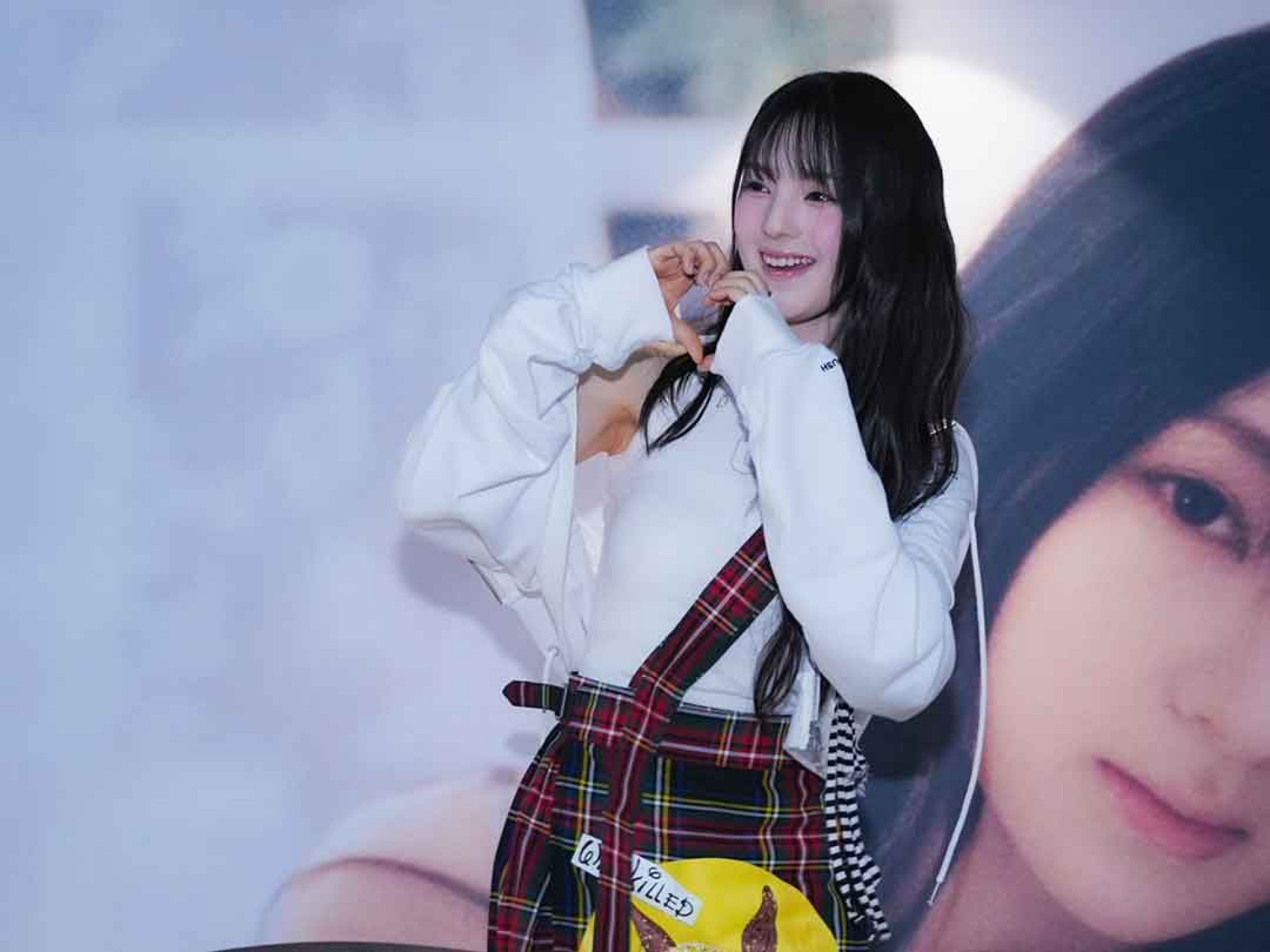 韓國爆紅 18歲的少女歌手GYUBIN （朴珪斌），中華職棒史上首位擔任開球嘉賓的韓流明星。