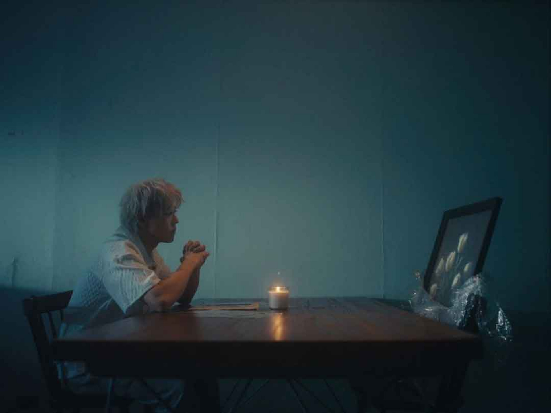 畫為《鬱金香》MV 及歌曲中的重要象徵