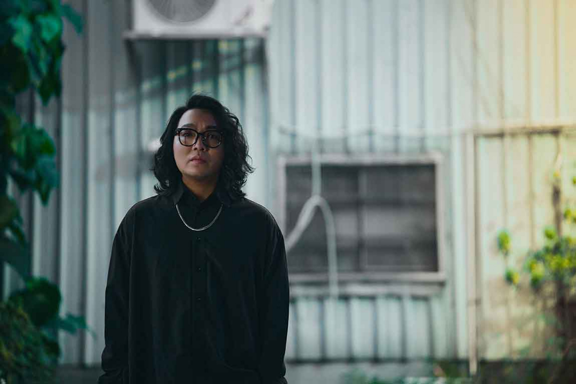MV承襲歌曲核心理念，音樂「師徒制」變身耳熟能詳的「黑手」感人故事