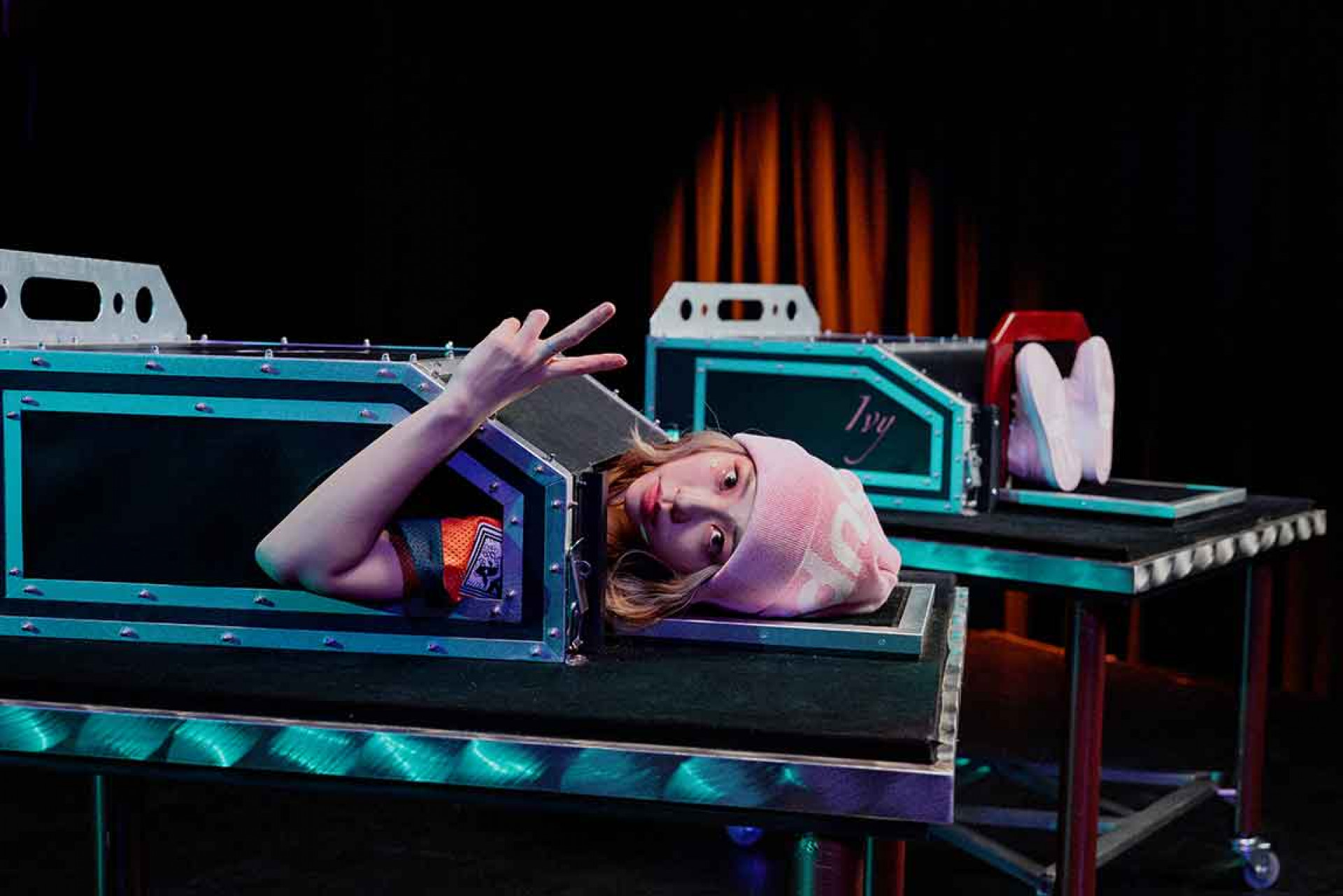 精彩舞蹈編排 + 「人體切割」魔術元素  展現成語的經典寓意