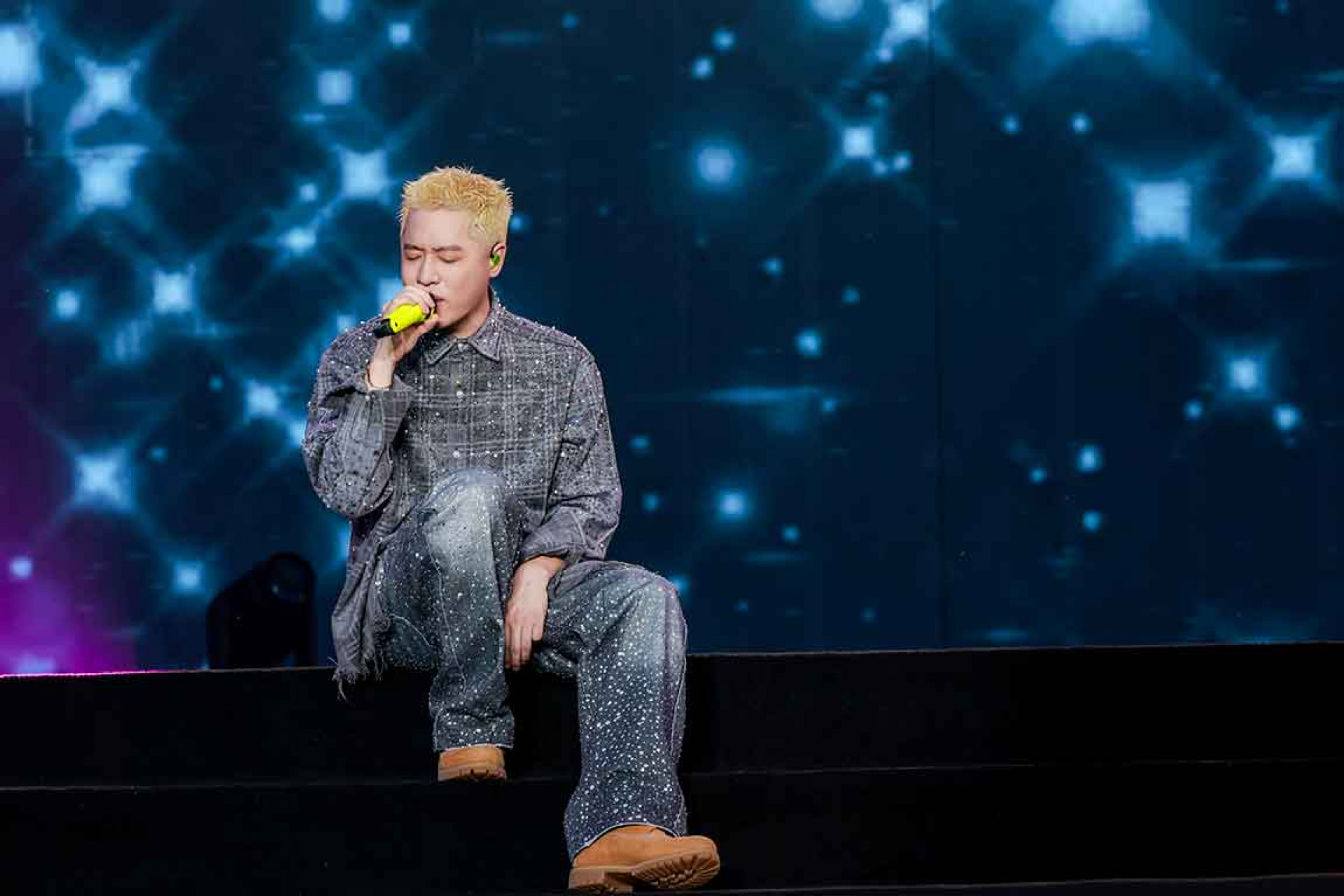 赴One Love Festival演出與台下萬人從夕陽唱到晚上 炸出新視界!