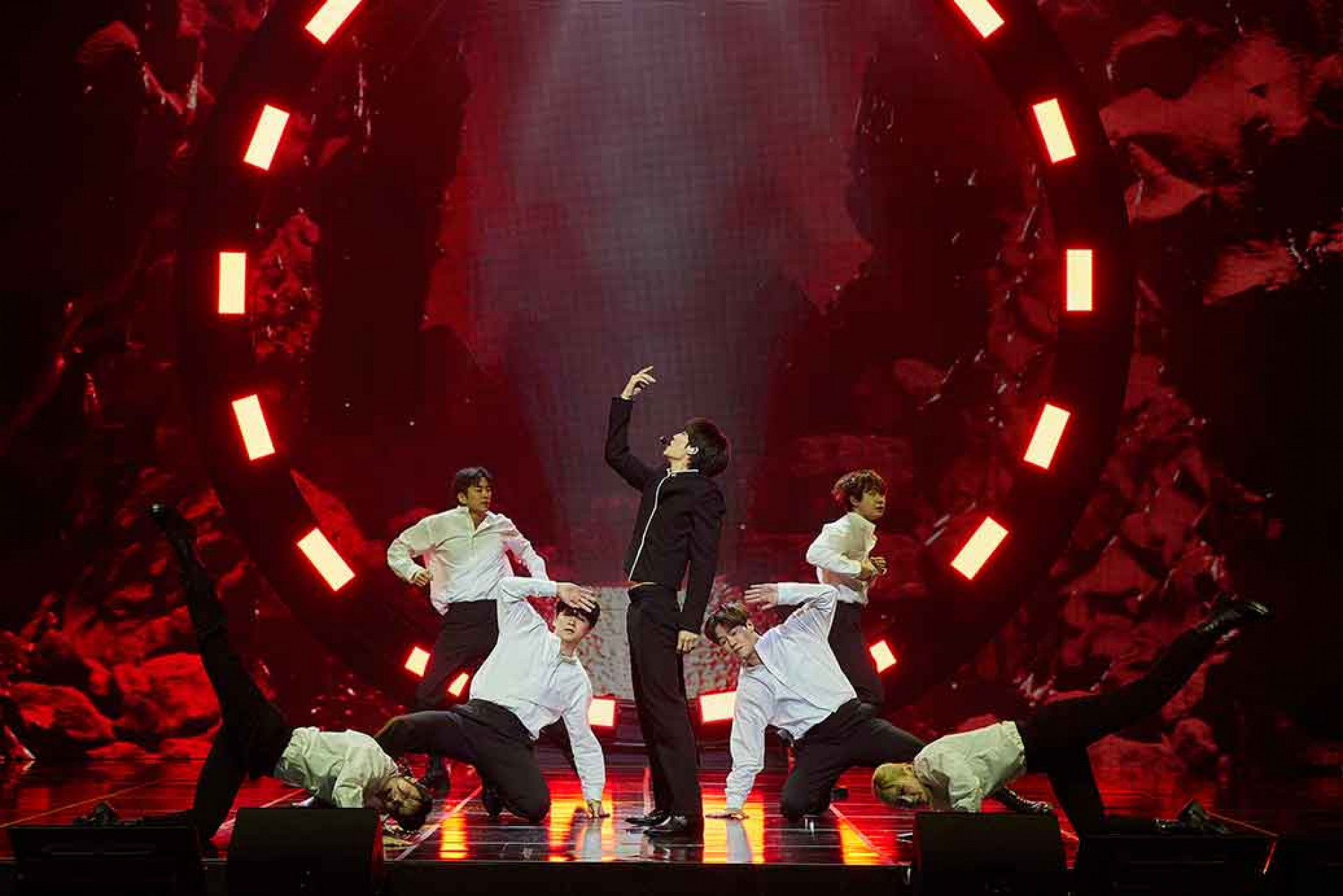 KAI第四張迷你專輯《Wait On Me》0421【一】與韓國同步在台數位發行