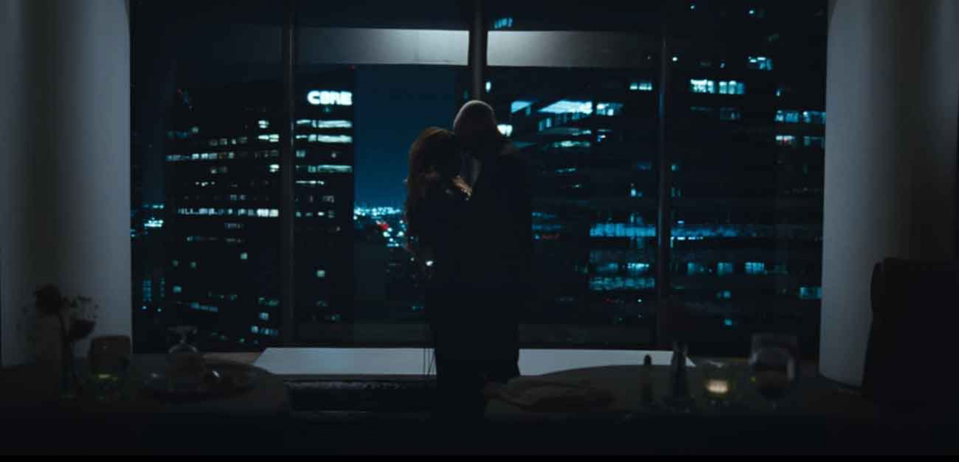 亞當與LISA在劇中相愛相殺 -翻攝自Maroon 5 YouTub - 1