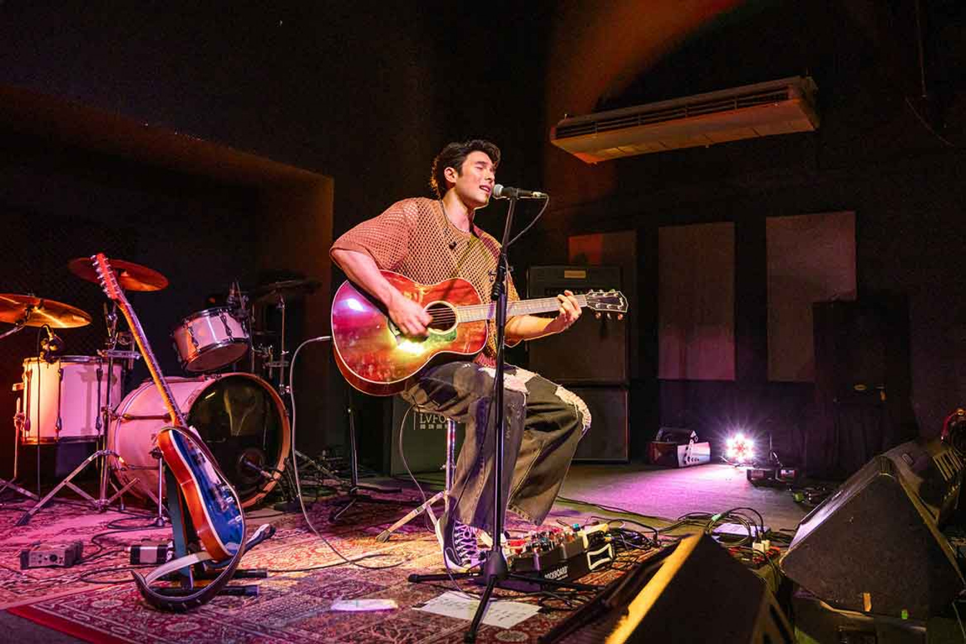 鳳小岳首次造訪東南亞國家舉辦小型售票演出