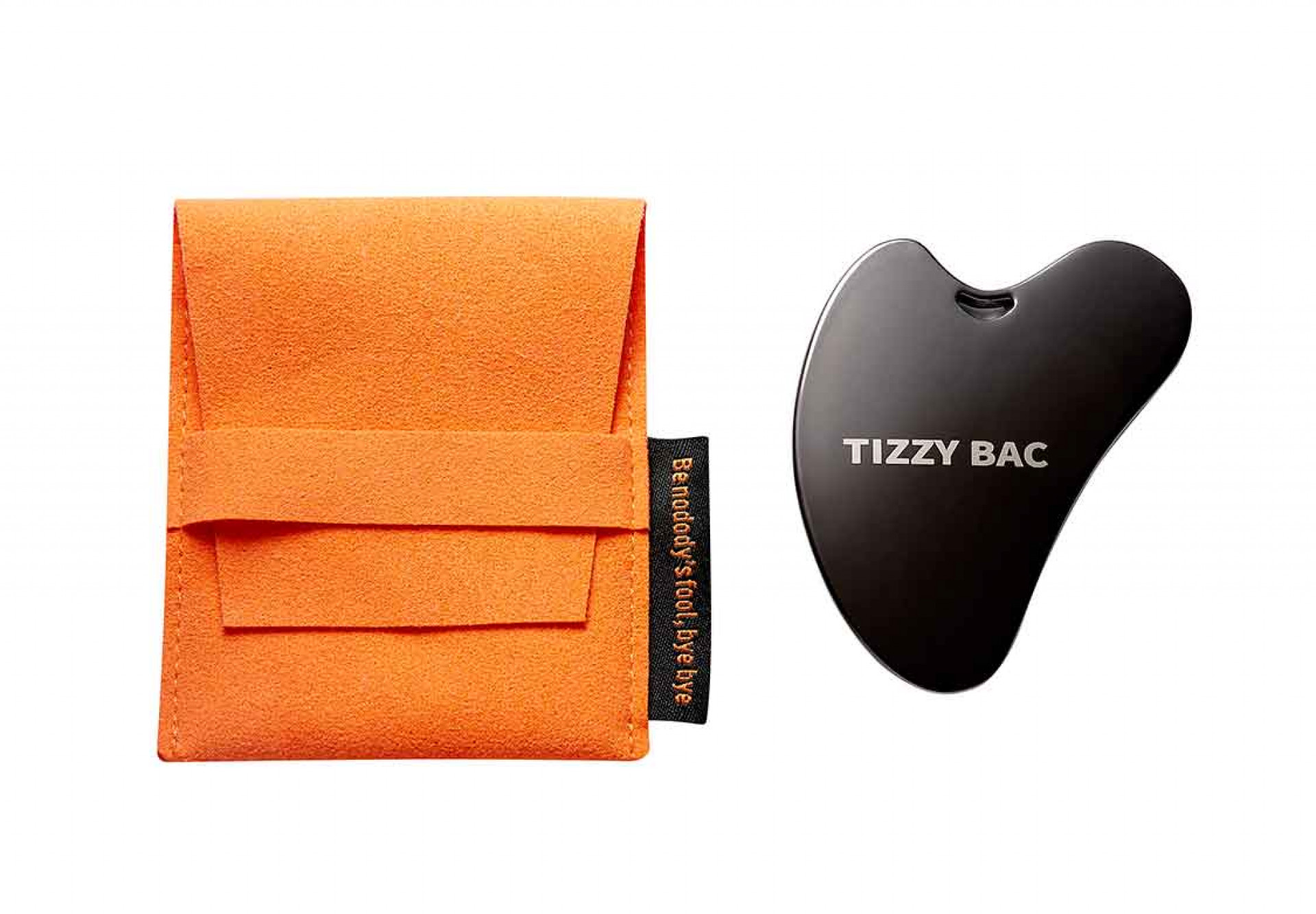 Tizzy Bac周邊全面升級 華語樂團史上首見「養生聖物」。(相信音樂提供)