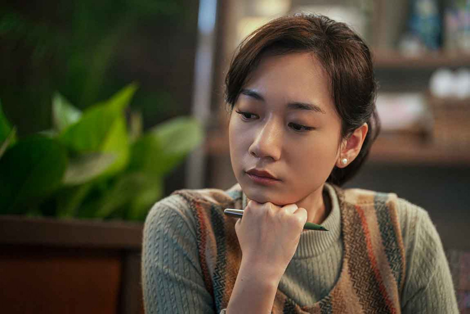 Julia吳卓源主演電影的主題曲〈再看一眼〉是一首關於愛、遺憾與真相的冬日記憶曲(照片提供:伯樂影業)