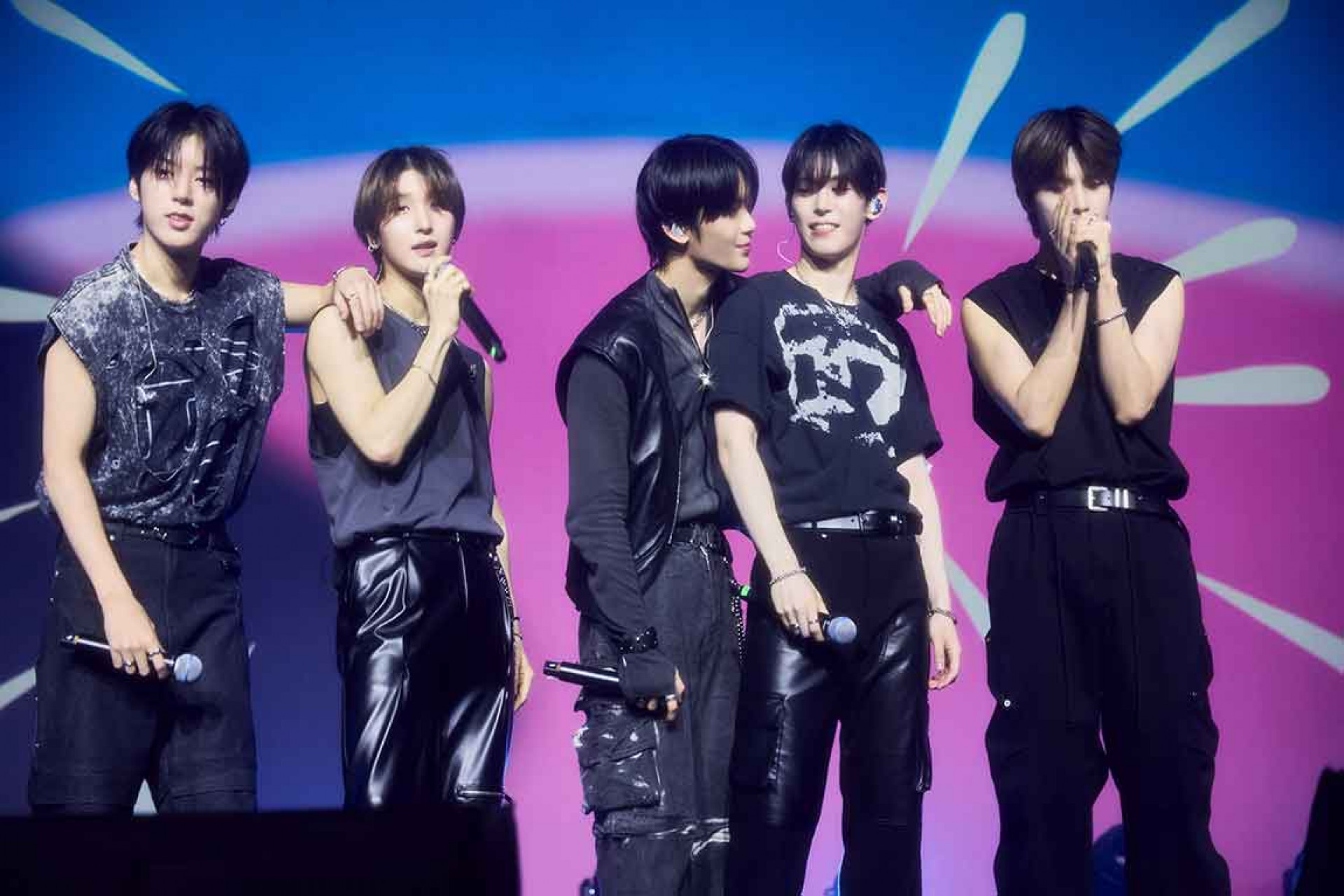 NOWADAYS平均20歲充滿青春活力(左起-振赫-然宇-詩潤-炫彬-潤)