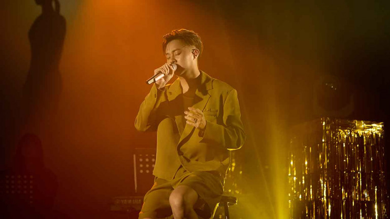 歡度母親節！許富凱挑戰茄子蛋名曲最高吶喊處飆破音 自嘲：在這個破人生裡，一個破音算什麼呢！