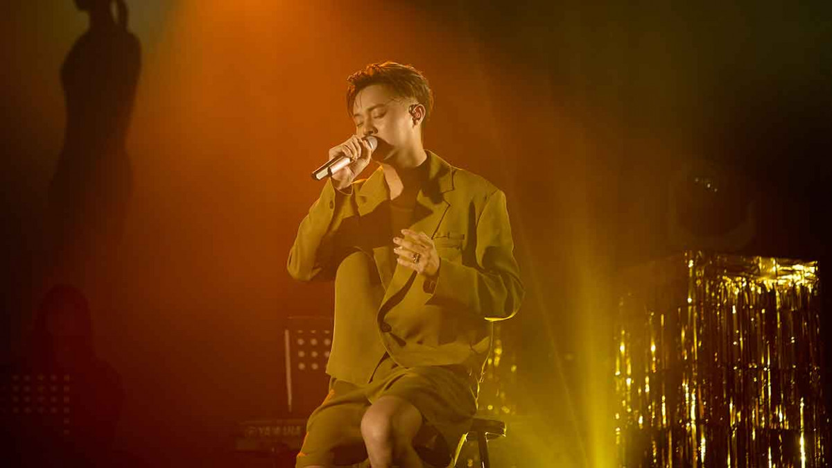 歡度母親節!許富凱挑戰茄子蛋名曲最高吶喊處飆破音 自嘲:在這個破人生裡,一個破音算什麼呢!