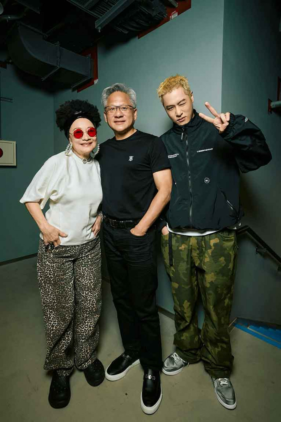 周湯豪與比莉後台驚喜巧遇正在參與活動的「AI教父」黃仁勳