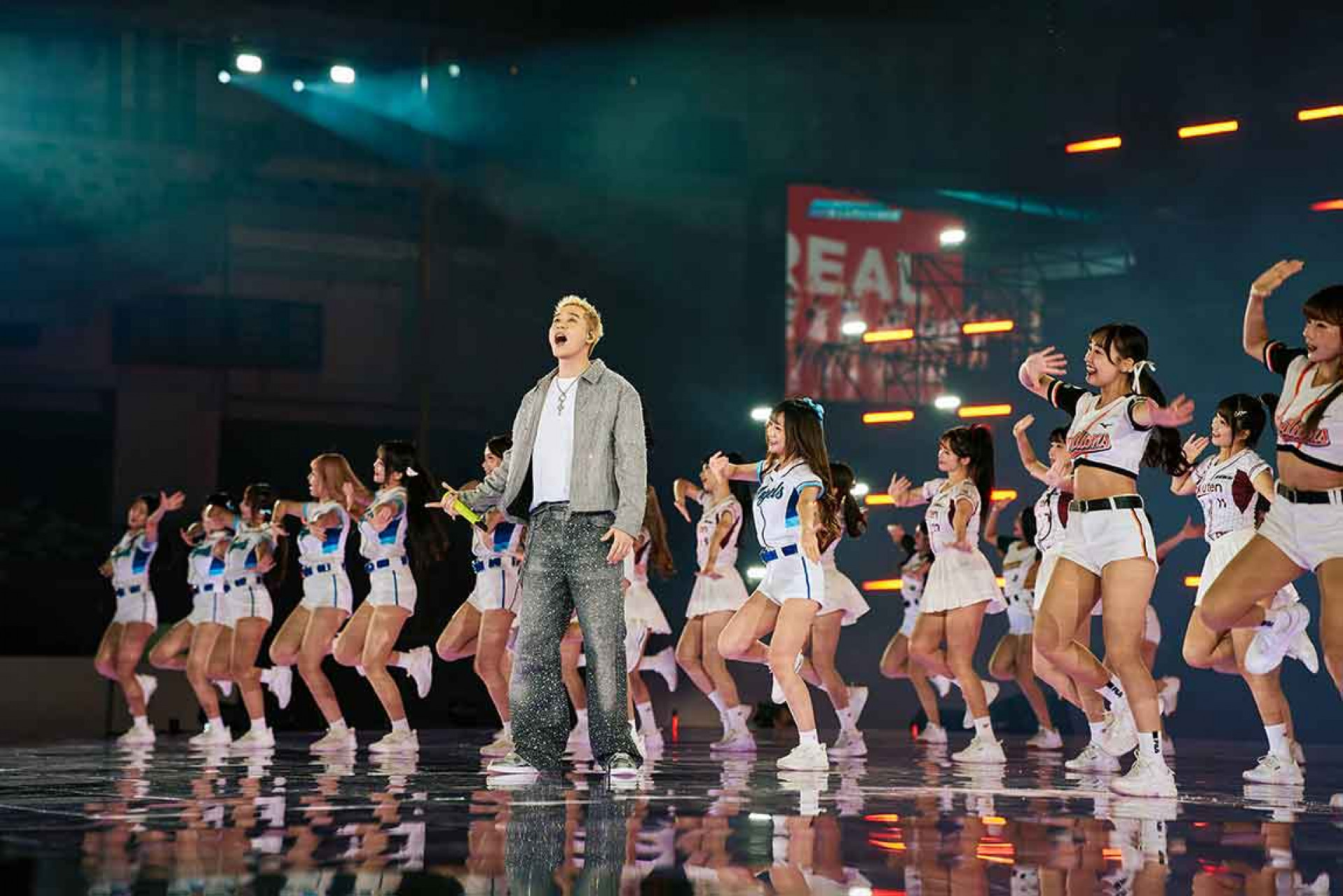 周湯豪、比莉世壯運合體演出2