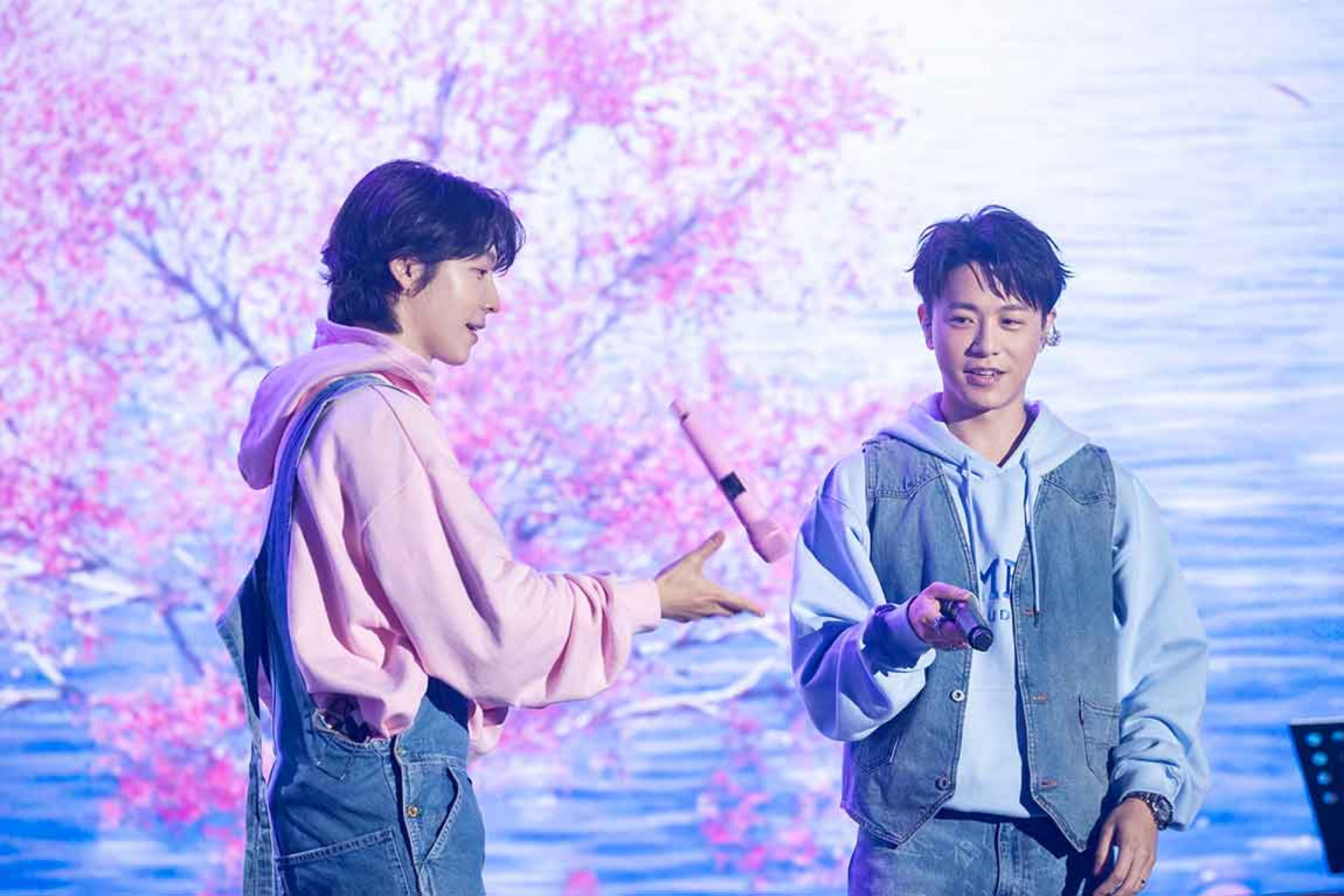 東海(左起) 、韋禮安