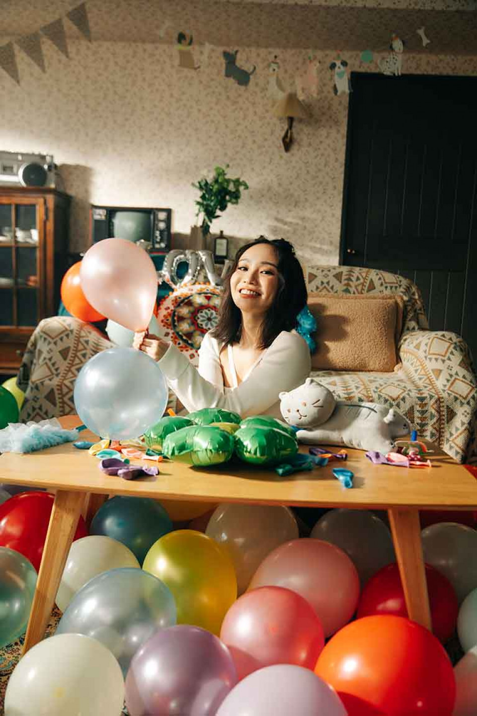 出道以來最瘋狂!一天拍7支MV 笑稱腦袋快打結