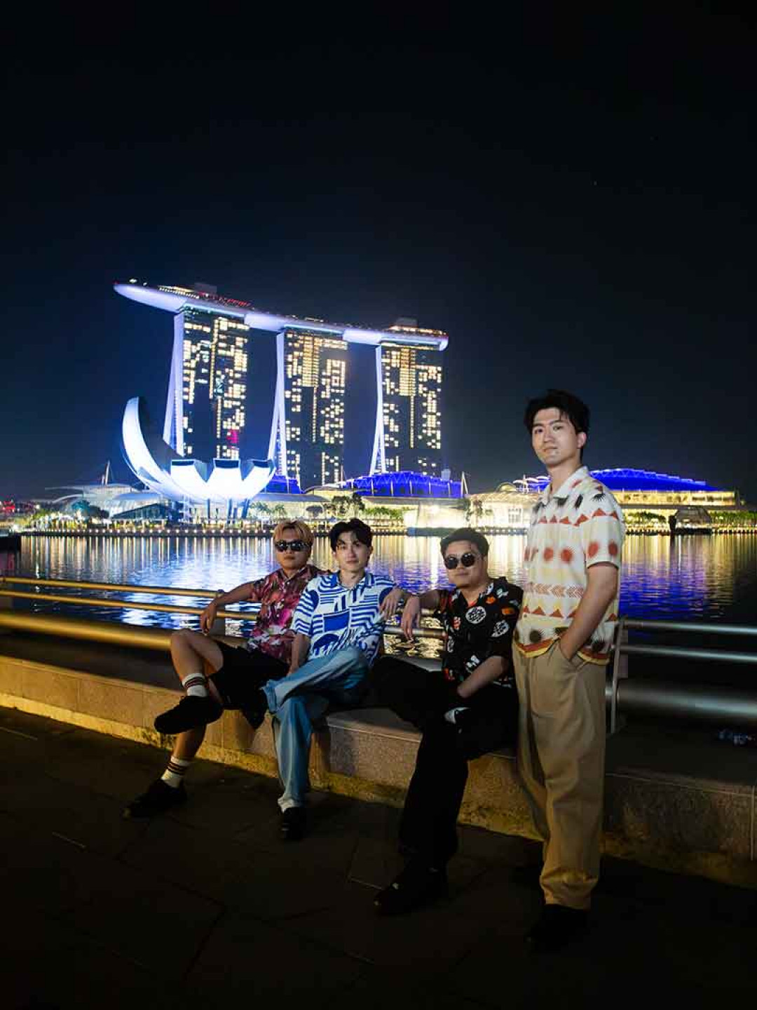 鍵盤手蒙(圖右1)每到一個新城市喜歡用甜點踩點 蛋塔、楊枝甘露、咖椰吐司都盡收胃底