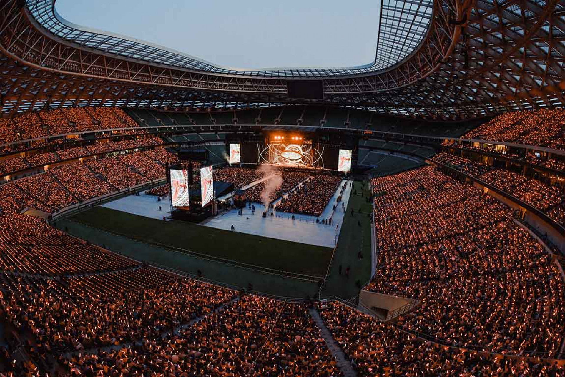 於北京工人體育場帶來「迴響Resonance」巡演北京站的震撼演出