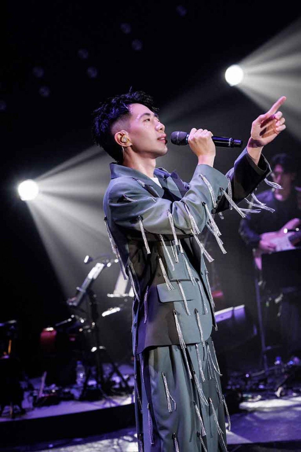 首登TICC開唱展現多種面貌,驚喜公開新專輯訊息。