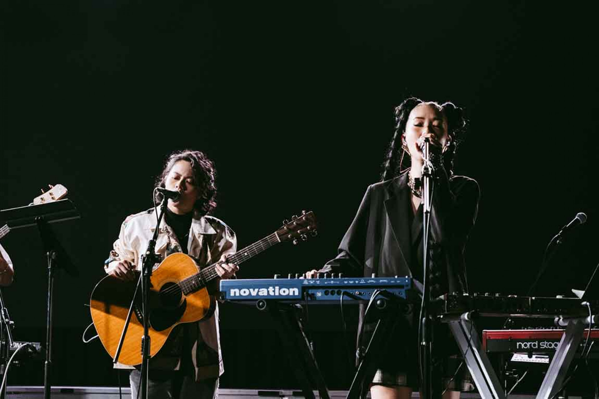 凹與山主唱小凹(左)參與粉內Fi Ne EP Live Session錄製現場照