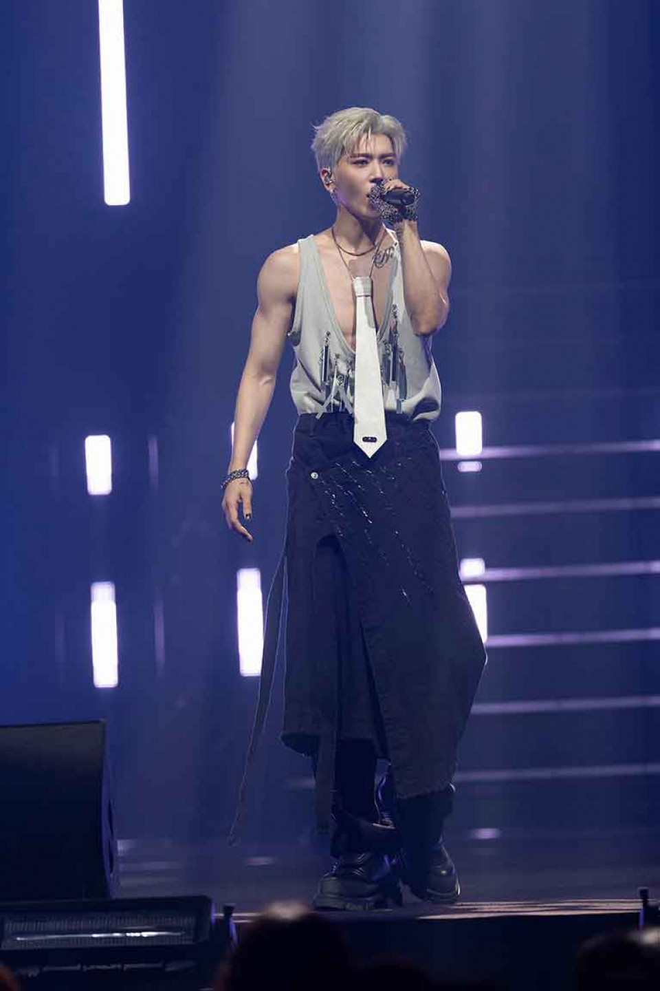 透過Bii演唱Live呈現 《Bii WITH YOU LIVE CONCERT (COVER COLLECTION)》0527上架