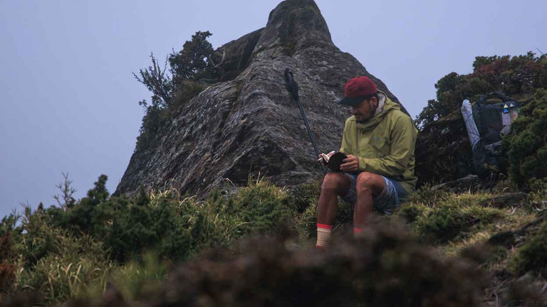 張震嶽推出深情新作〈媽媽的眼睛〉用音樂凝視思念與信念的重量