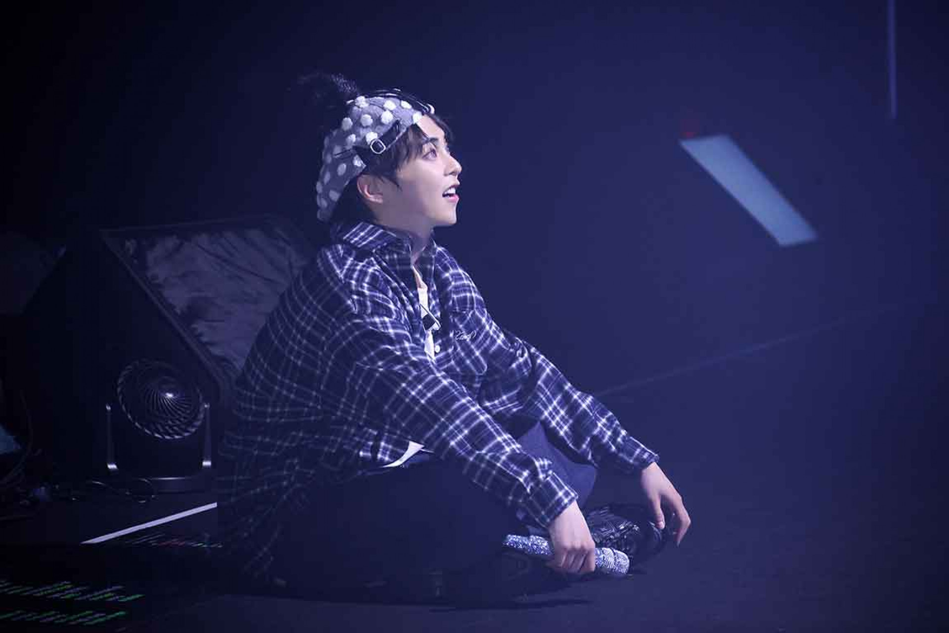 尾聲與全場粉絲合影留念,為這趟巡演畫上溫暖句點。