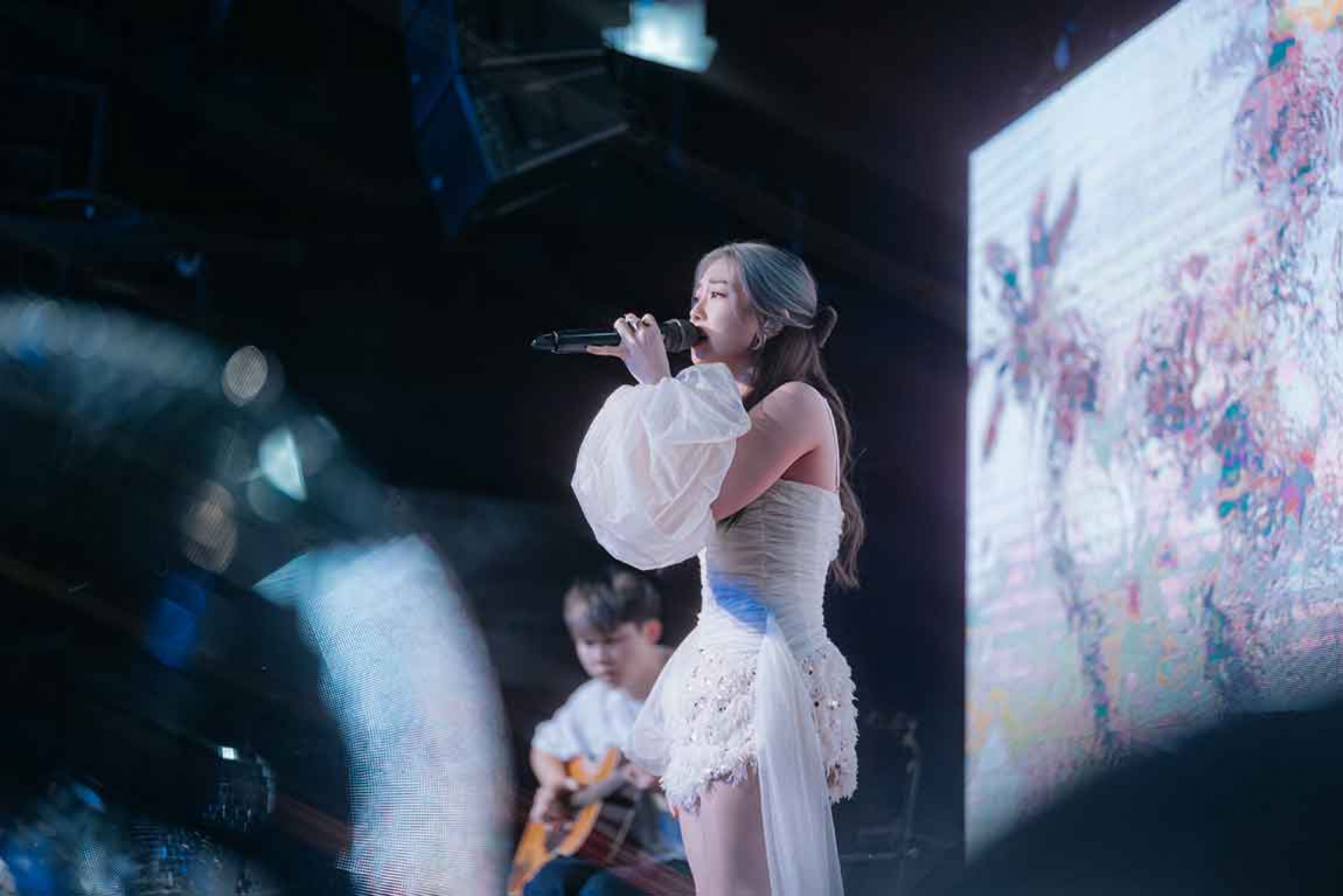 第一天純淨公主甜美登場  開唱十分鐘竟一把鼻涕一把眼淚