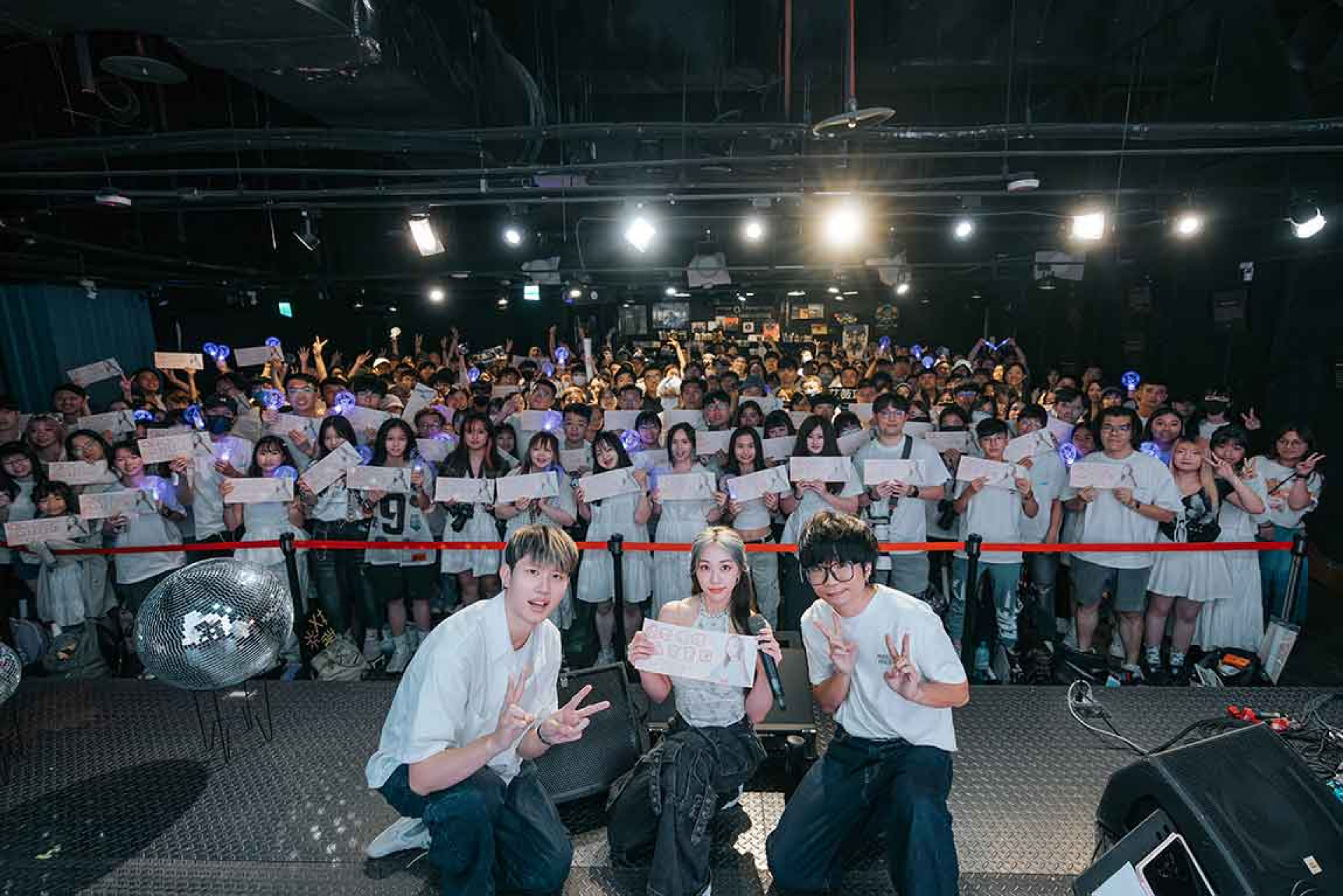 《當大人》實體專輯也於現場正式首賣，跟粉絲們共度了美好的假日時光！