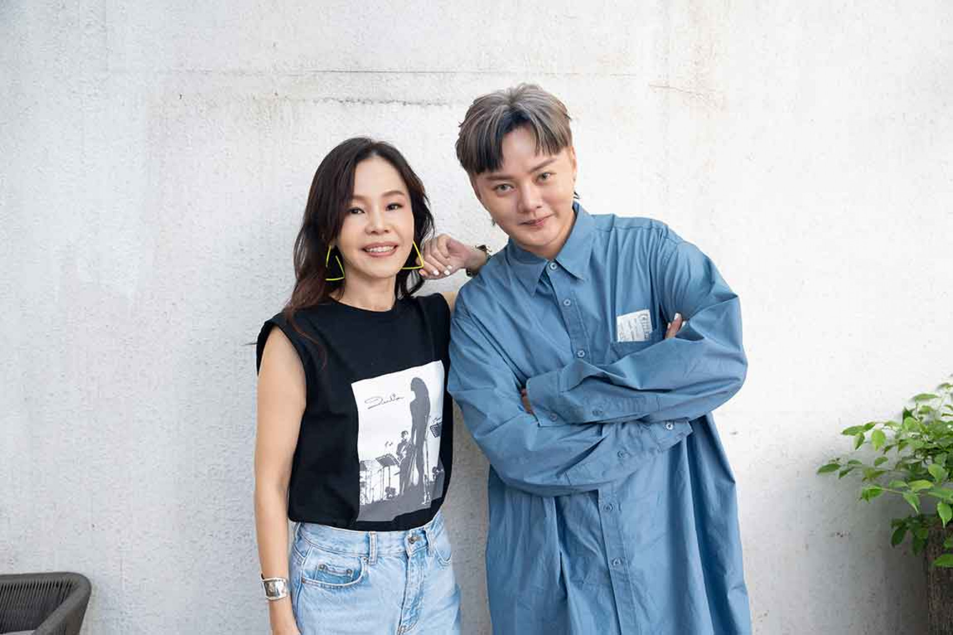 彭佳慧(左起)、許富凱