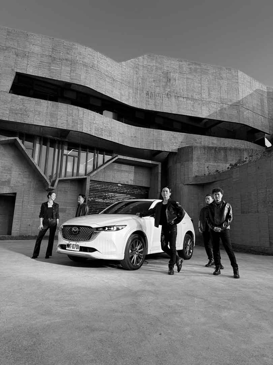 回聲樂團受邀參與車商Mazda的經典暢銷款CX-5的廣告拍攝