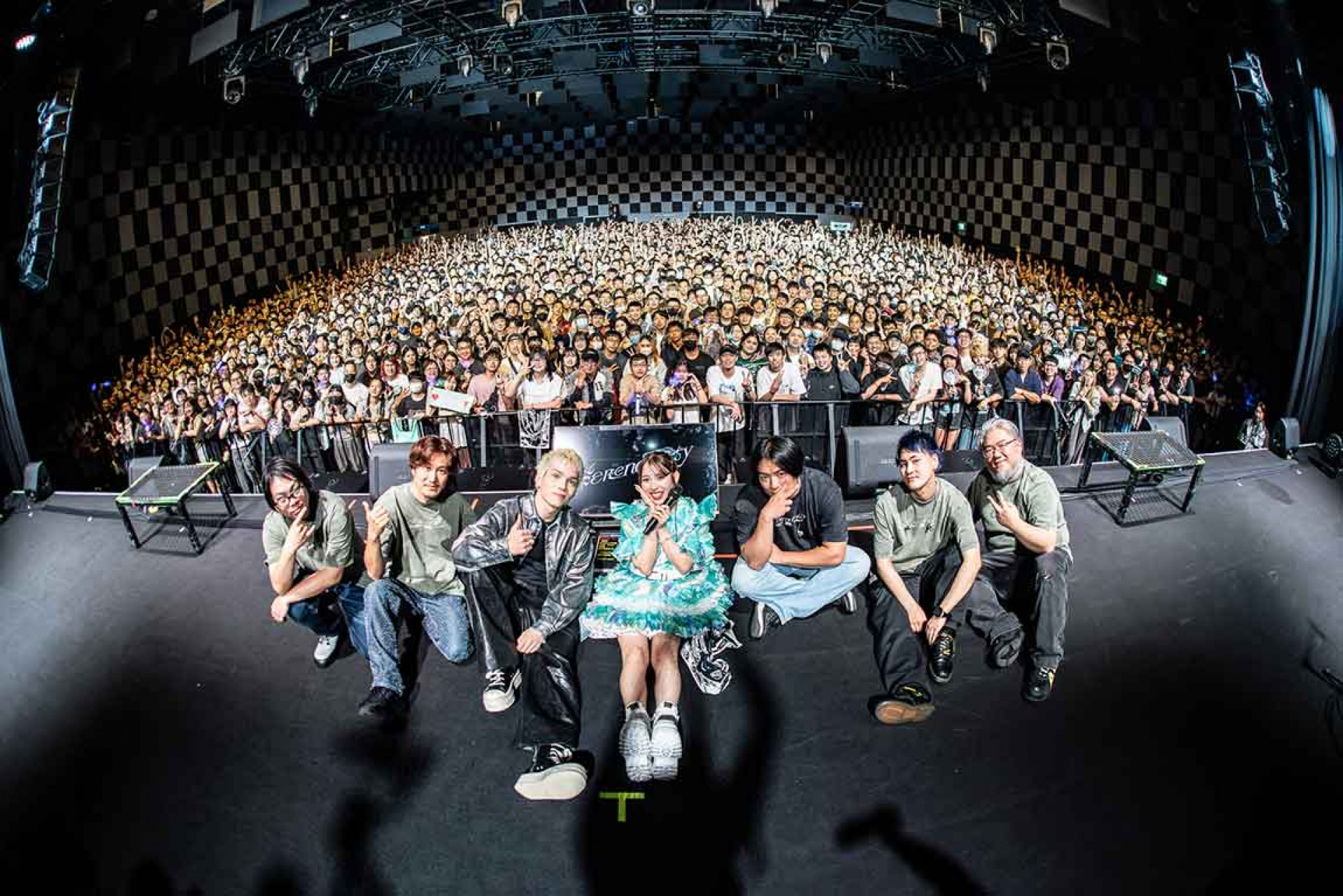 茉ひる Mahiru與觀眾大合照