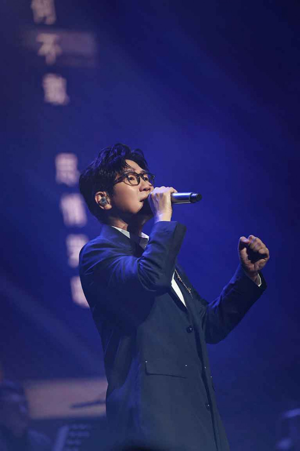 品冠在演唱會上深情演唱歌曲（照片提供：種子音樂）