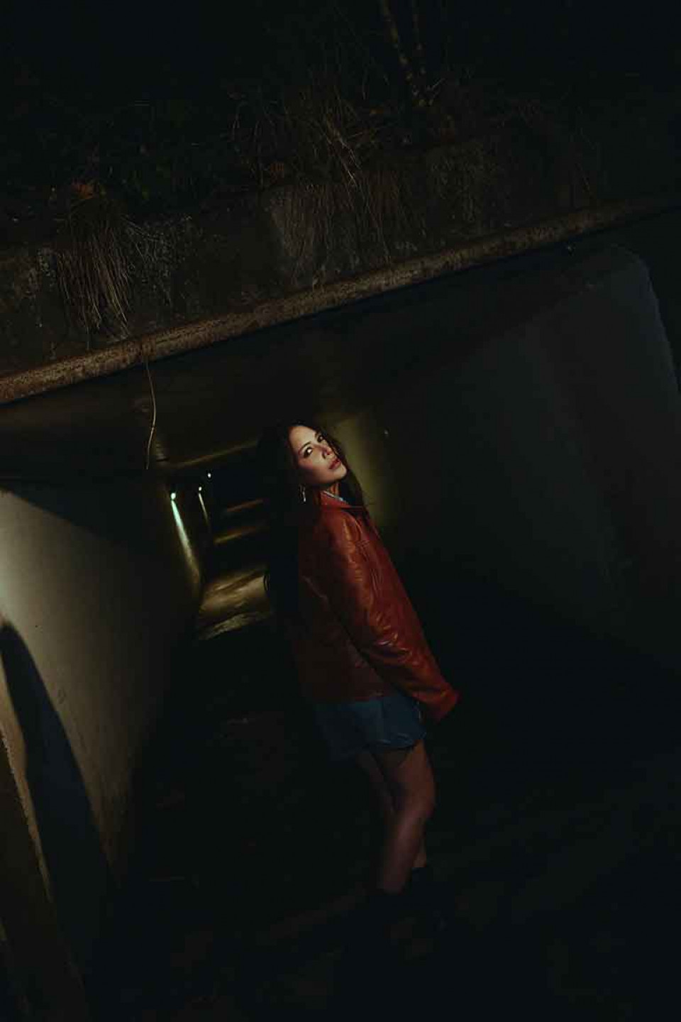 MV遇蟲蟲危機被叮到直喊:不敢啦!