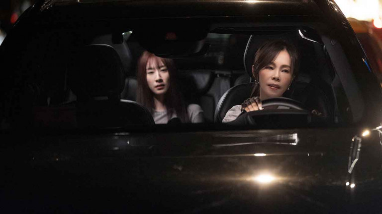 彭佳慧暌違4年全新專輯主打歌〈愛了〉MV背叛情節再進展 化身帥氣司機 展現一流駕駛技術