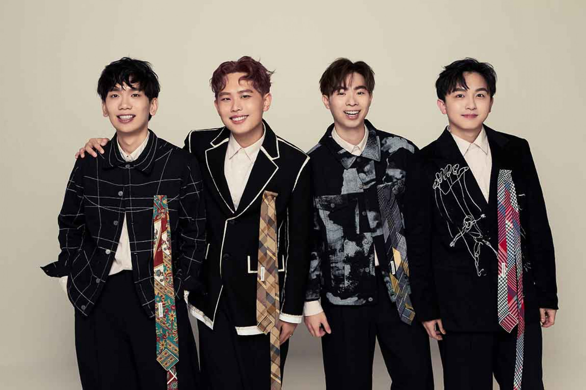 蛋無虛發」滿座來見面!團員們把握最後空檔「放風」,橫跨歐亞四地「蛋蛋連線」催票、許願本周六票房秒殺!jpg