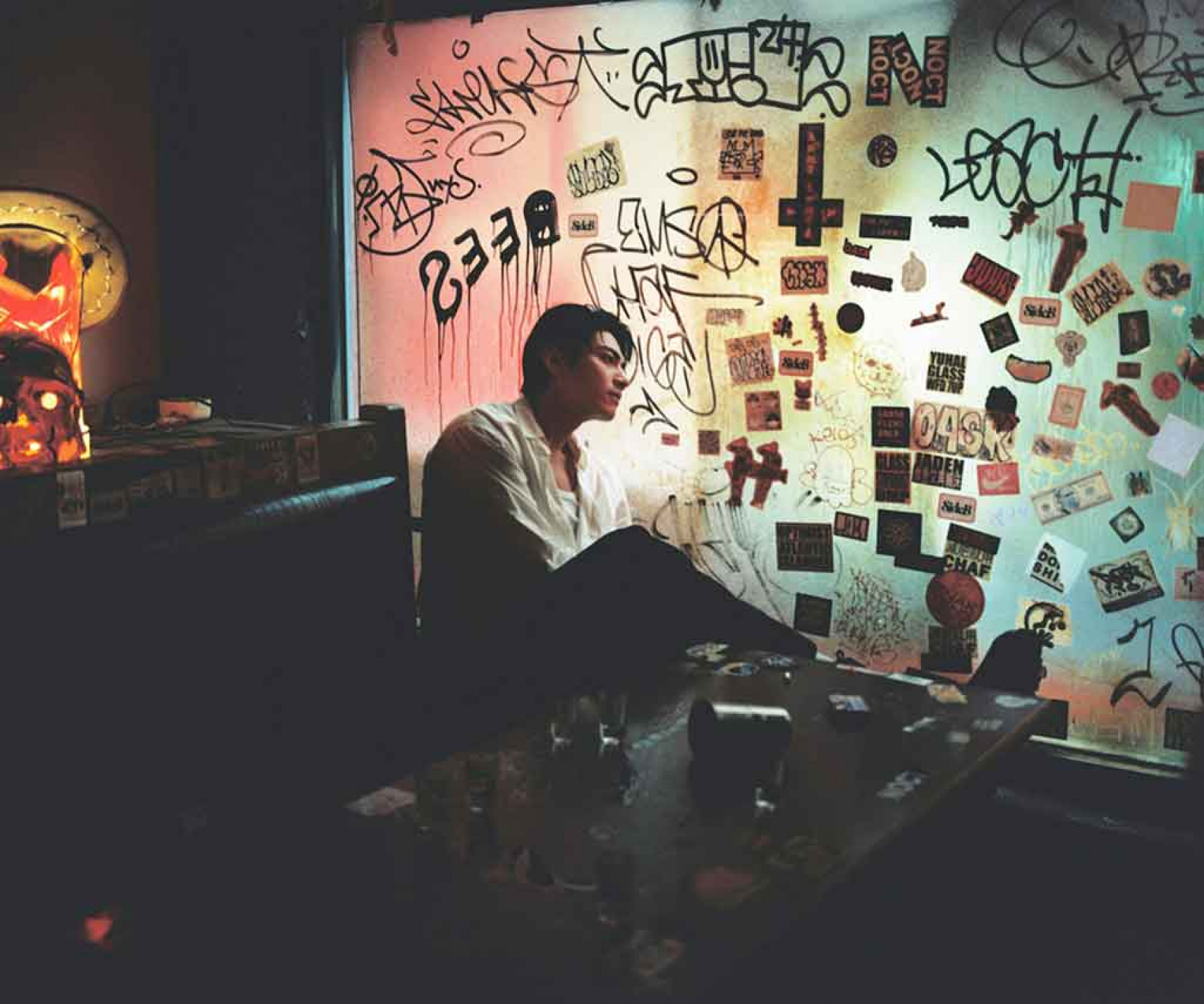 《將就派對》中許多歌曲啟發自日常情境,將2年間調適人生步調的旅程濃縮在音樂中。