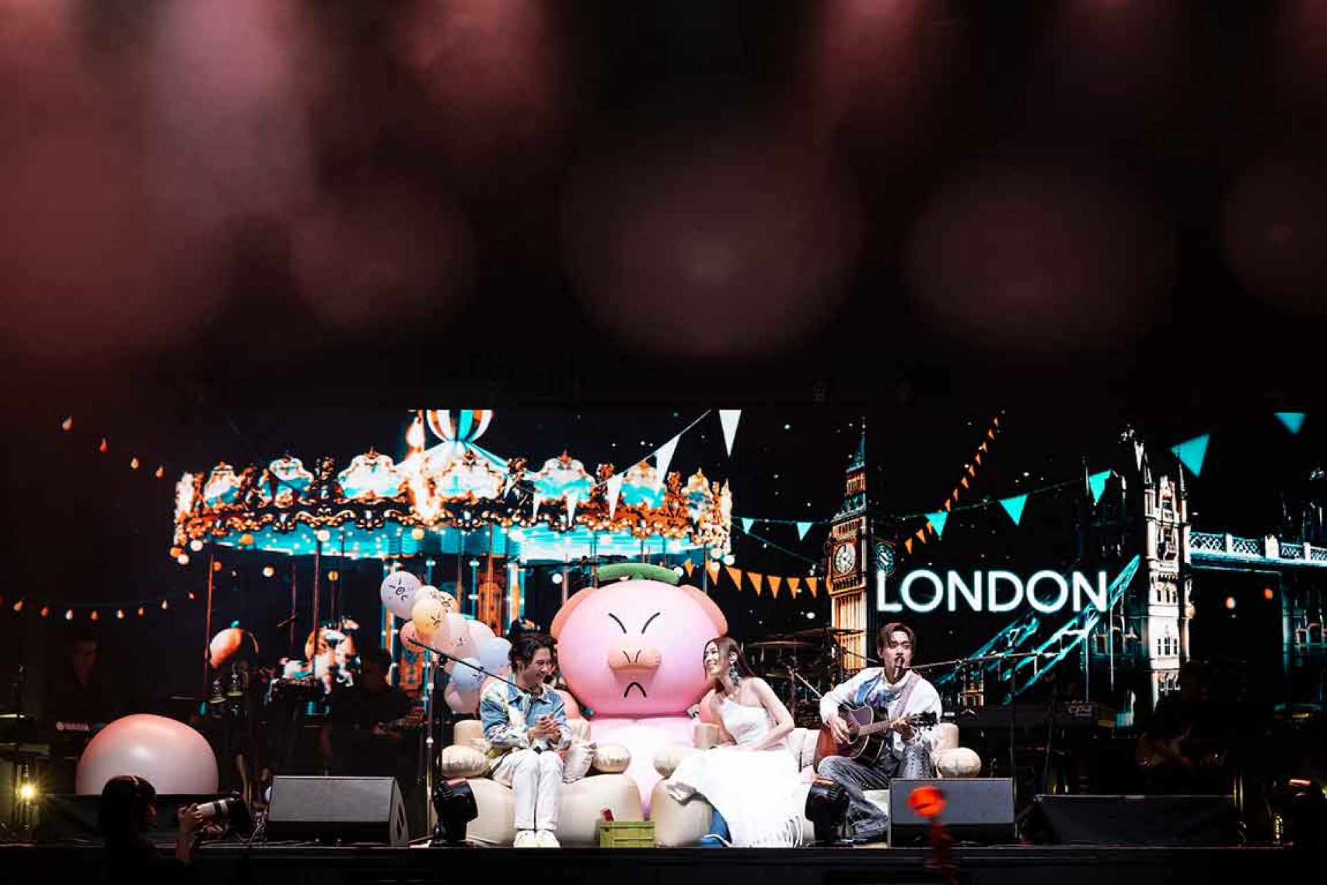 告五人倫敦巡演時,許願在艾比路錄音室錄音。(相信音樂提供)