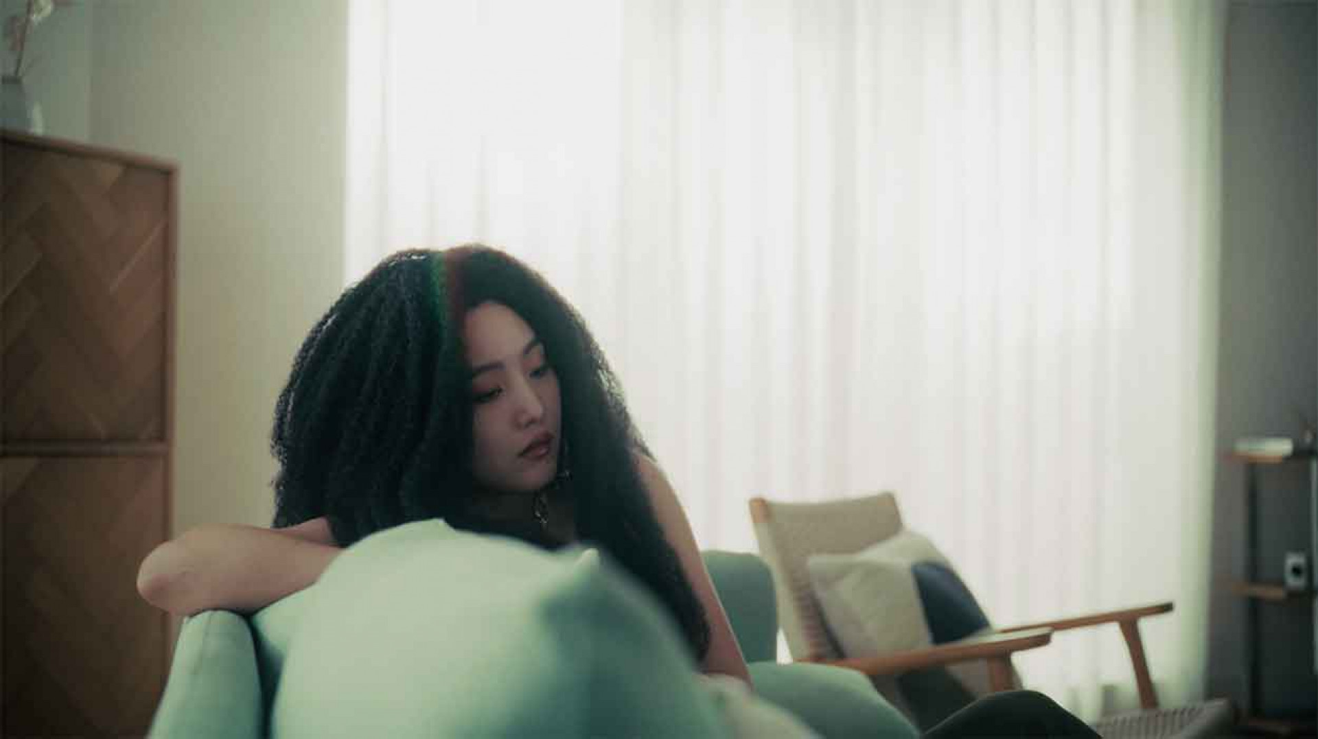 首張專輯《Time》倒敘流轉十多年來歌唱經歷的種種遭遇,找到屬於自己的靈魂歸屬