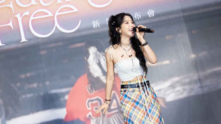 Solar頌樂首支中文單曲《Floating Free》努力學習中文七個月感動粉絲